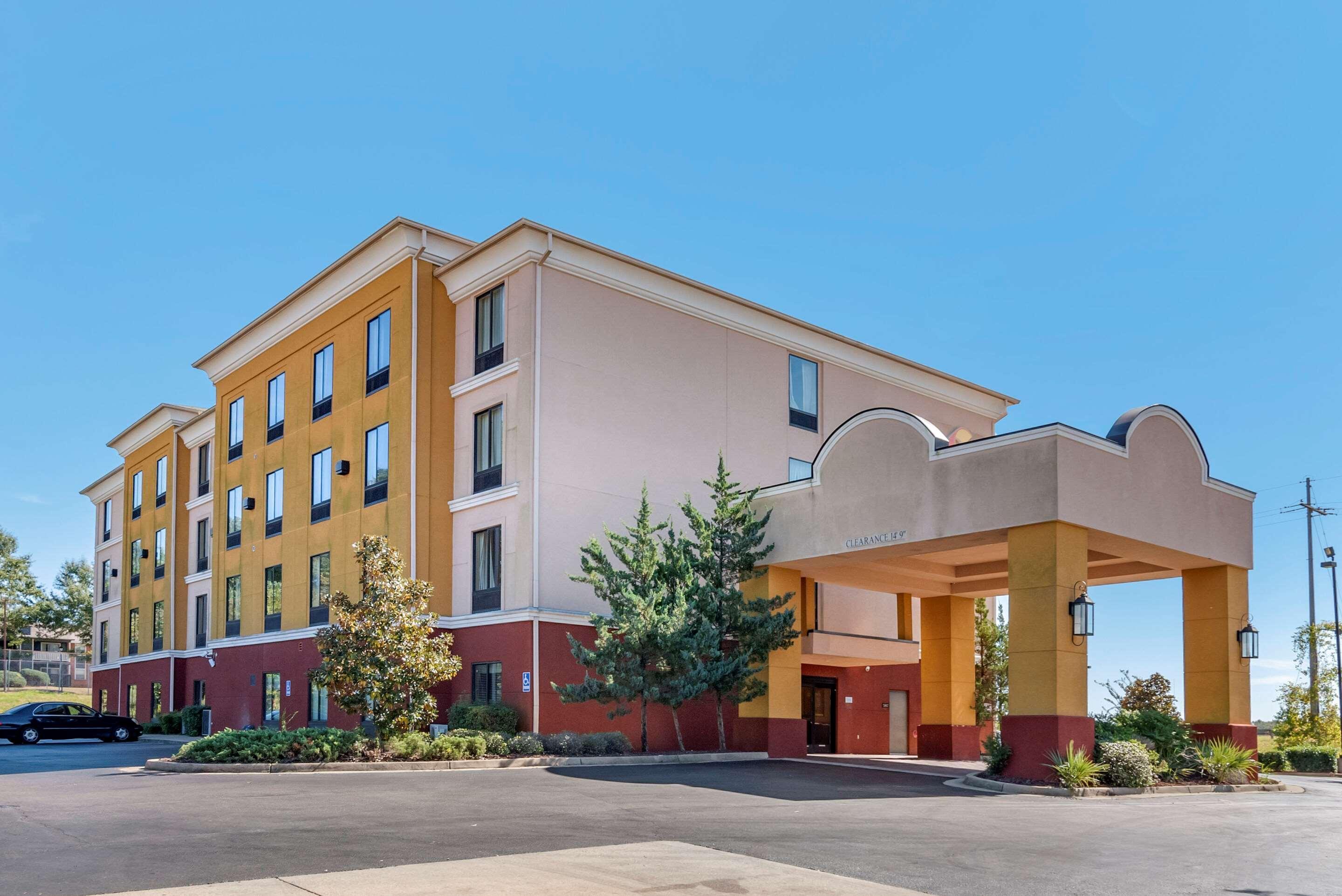 Comfort Inn & Suites Clinton Exterior photo